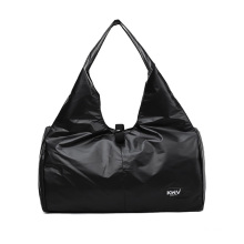 2020 Trending Hot sale Custom logo Black Duffle bag Wholesale Waterproof  Gym Bag For Women Gym Bag